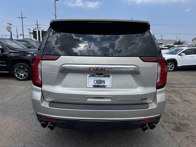 Used 2021 GMC Yukon Denali w/ Denali Premium Package image 8