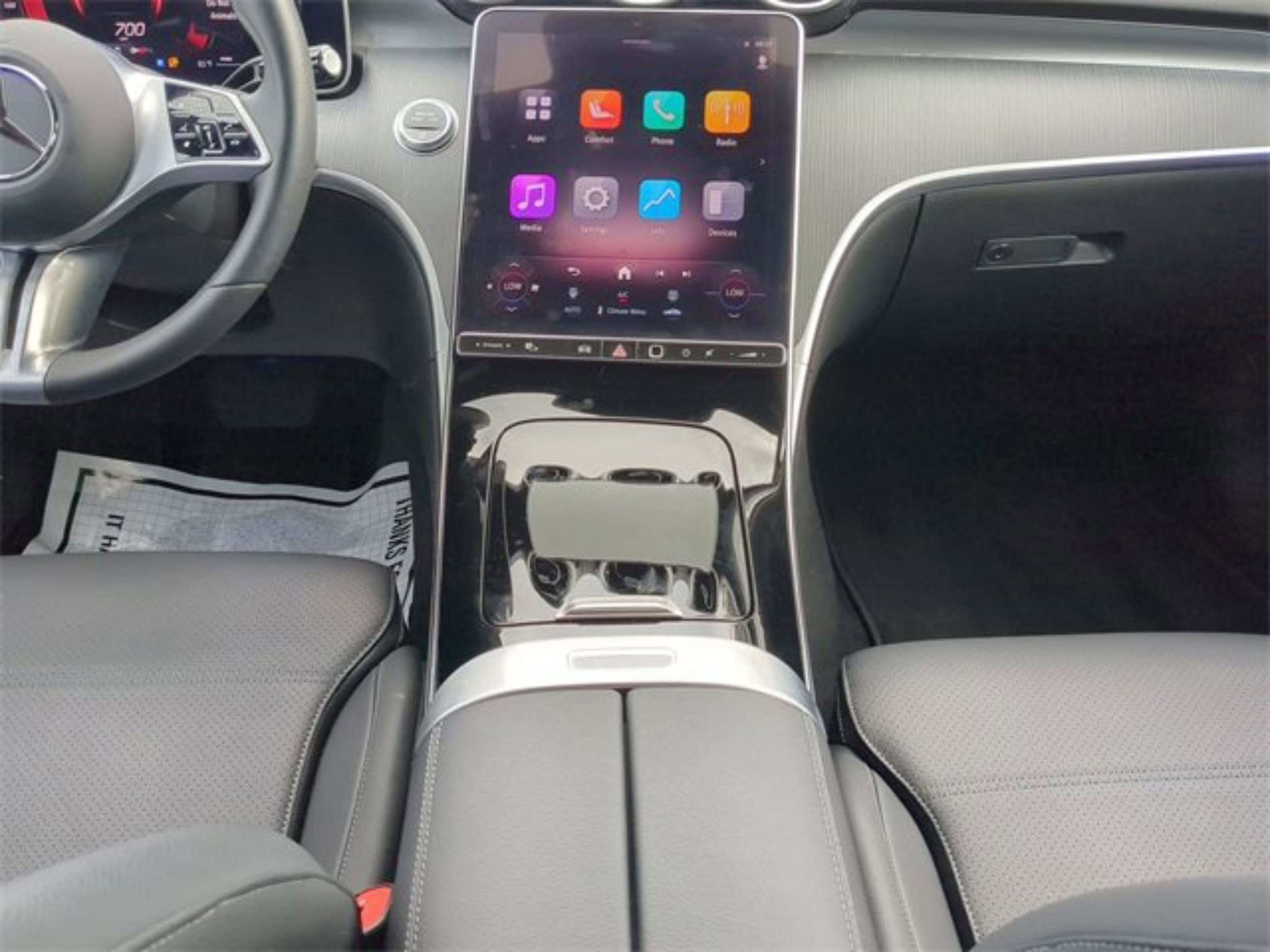 Used 2025 Mercedes-Benz C 300 Sedan image 38