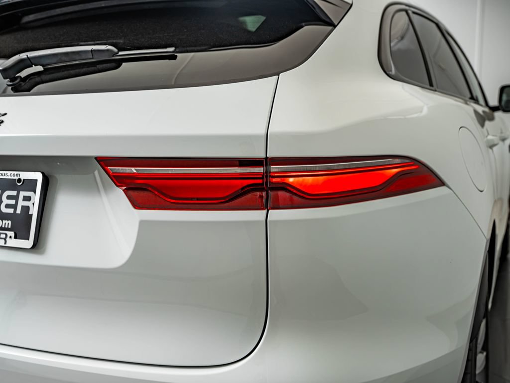 Used 2025 Jaguar F-PACE R-Dynamic S AWD/4WD image 15