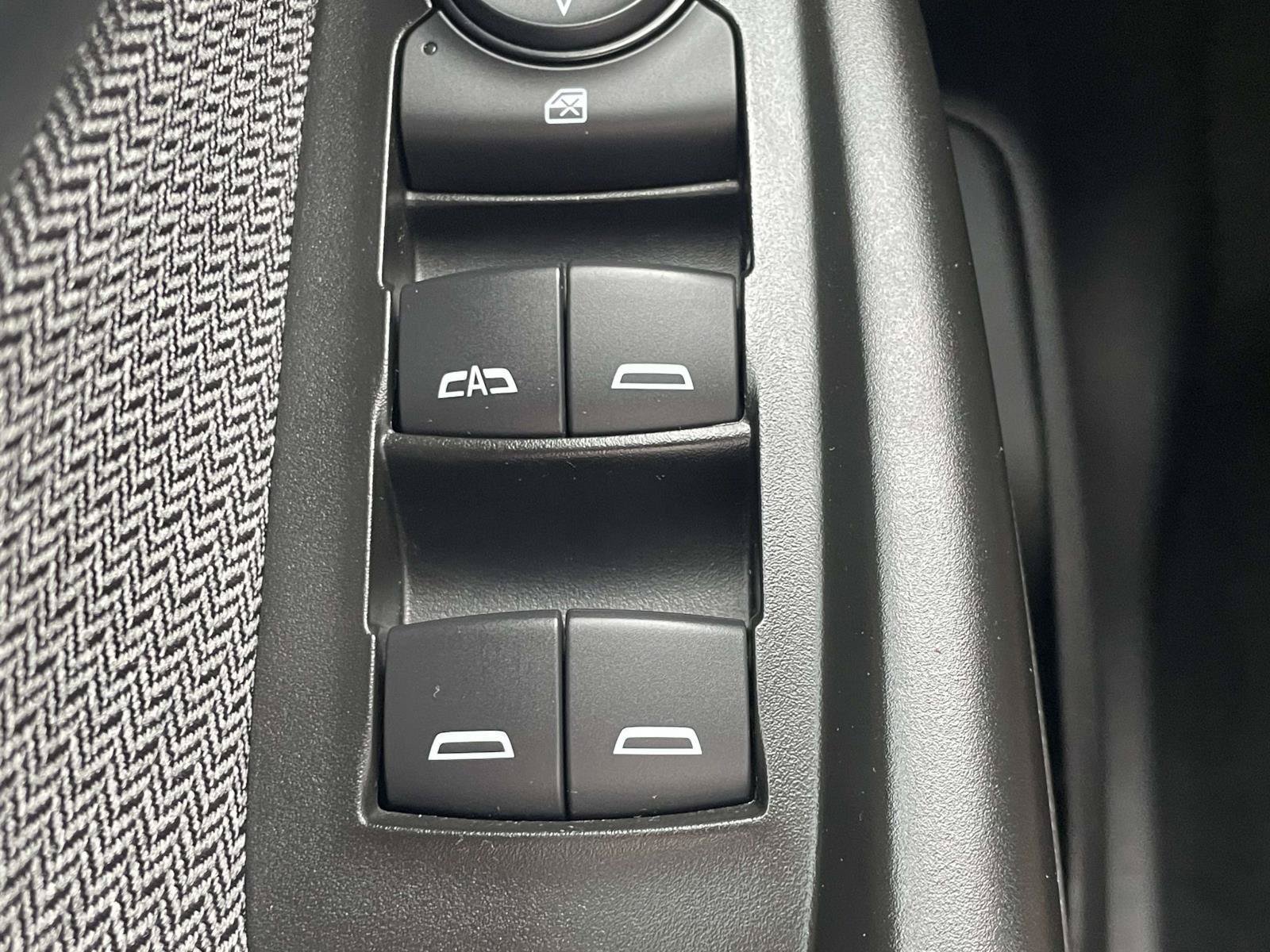Used 2024 Chevrolet TrailBlazer LT FWD image 25