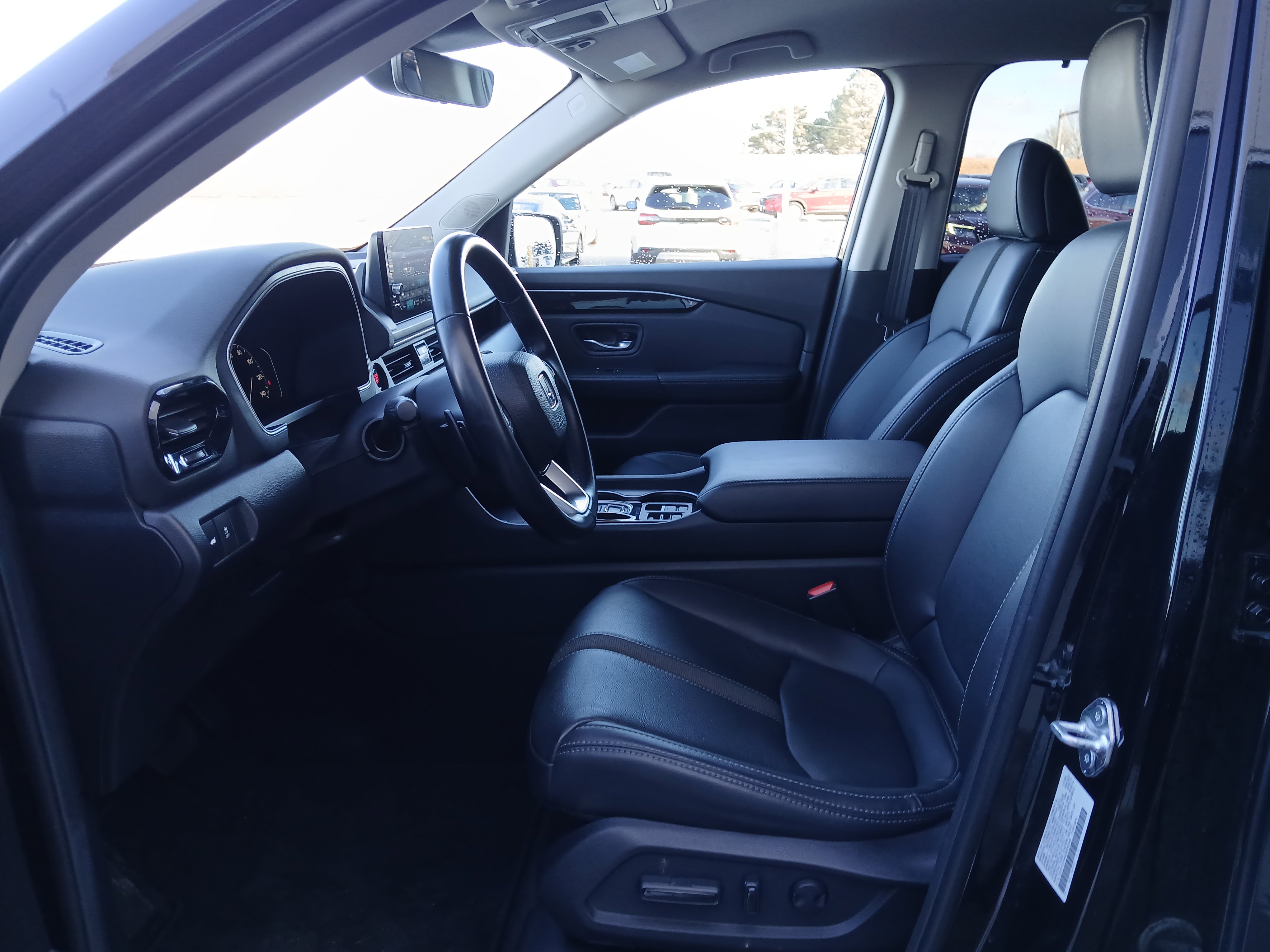 Used 2025 Honda Pilot EX-L image 8