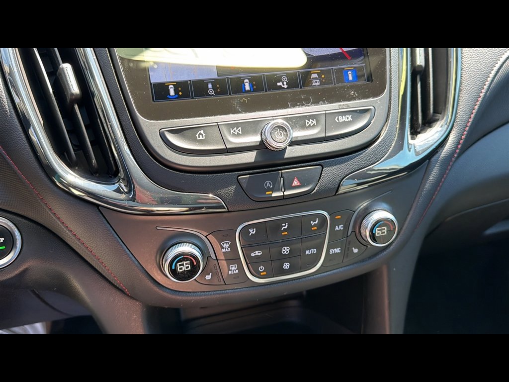 Used 2022 Chevrolet Equinox RS w/ Infotainment Package FWD image 19