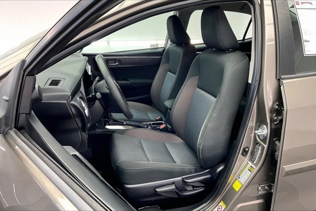 Used 2017 Toyota Corolla LE image 15