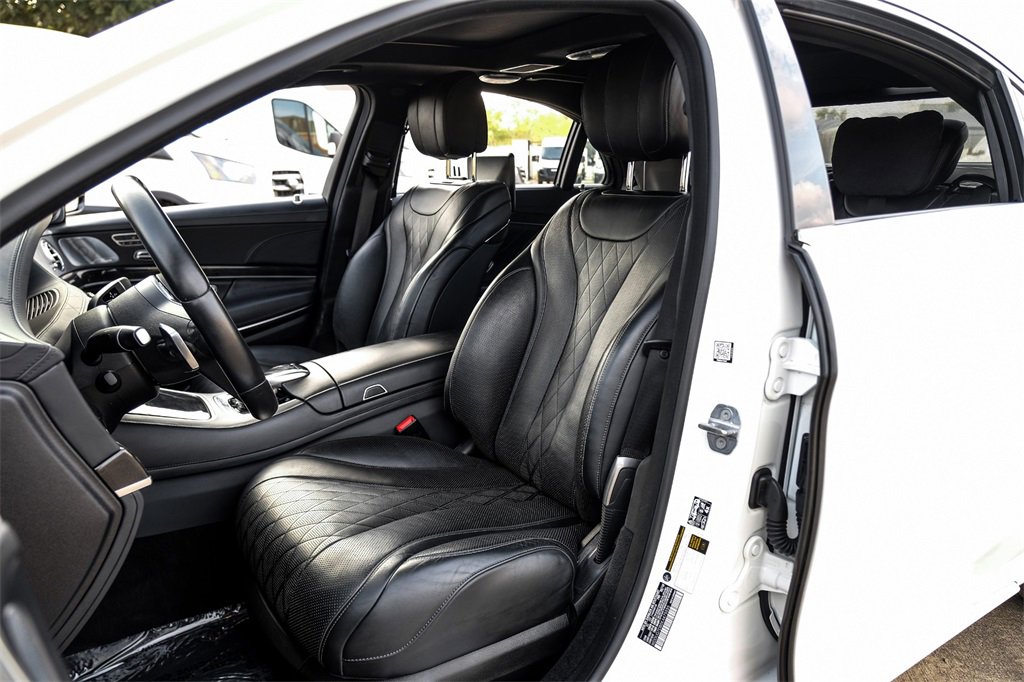 Used 2019 Mercedes-Benz S 560e w/ AMG Line Exterior image 3