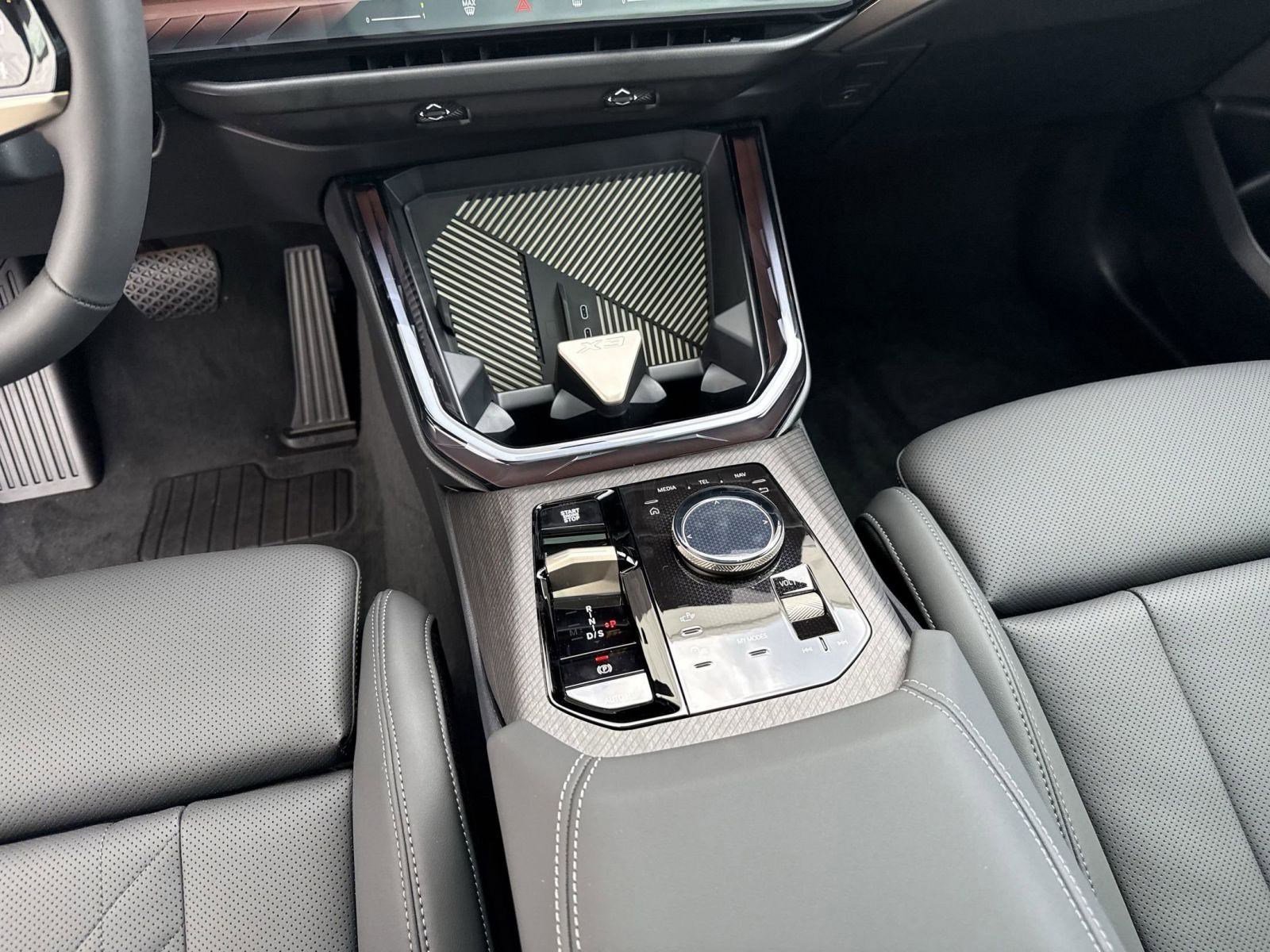 New 2025 BMW X3 xDrive30i w/ Convenience Package image 26