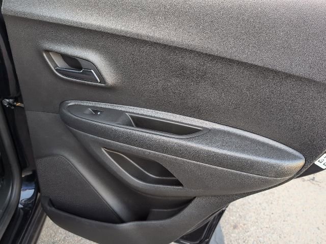 Used 2021 Chevrolet Trax LS w/ Tint and Cruise Package image 7