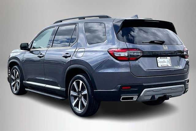 Certified 2023 Honda Pilot Touring image 4