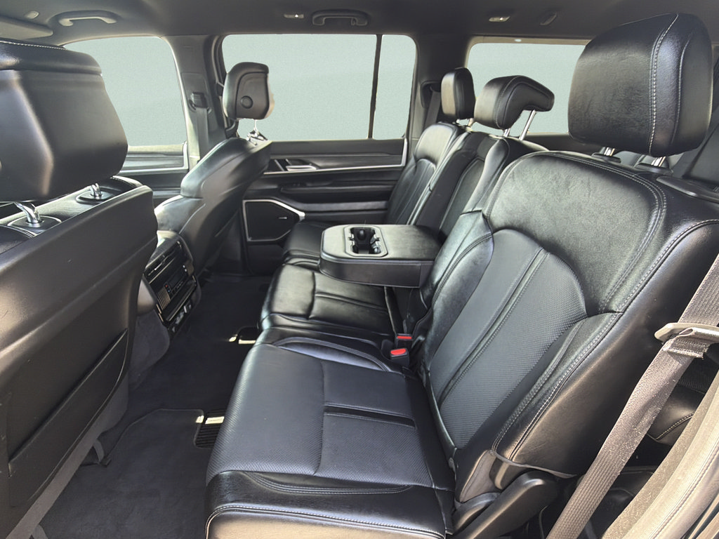 Used 2024 Jeep Wagoneer L Series II RWD image 14