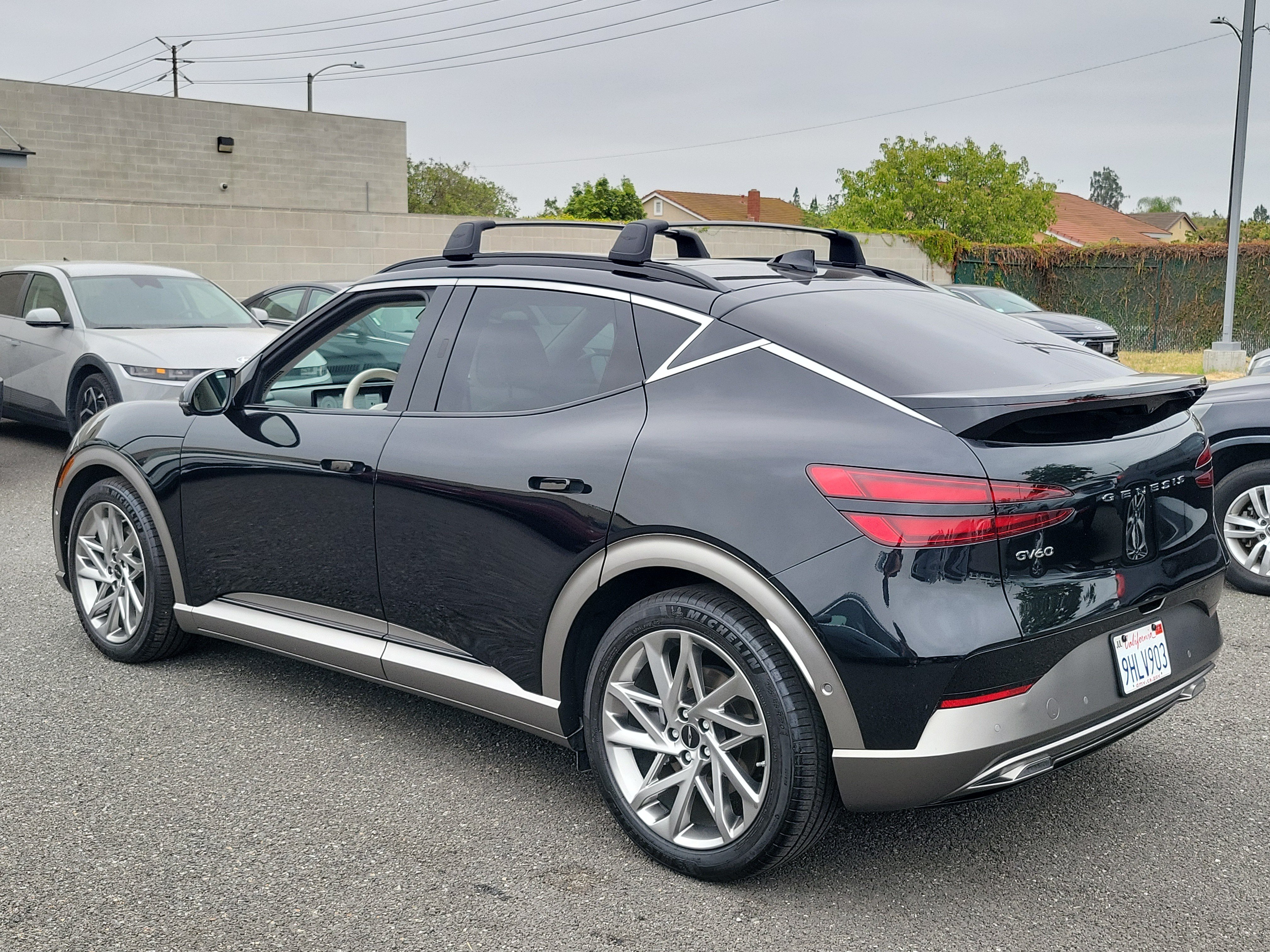 Certified 2023 Genesis GV60 Advanced AWD/4WD image 30
