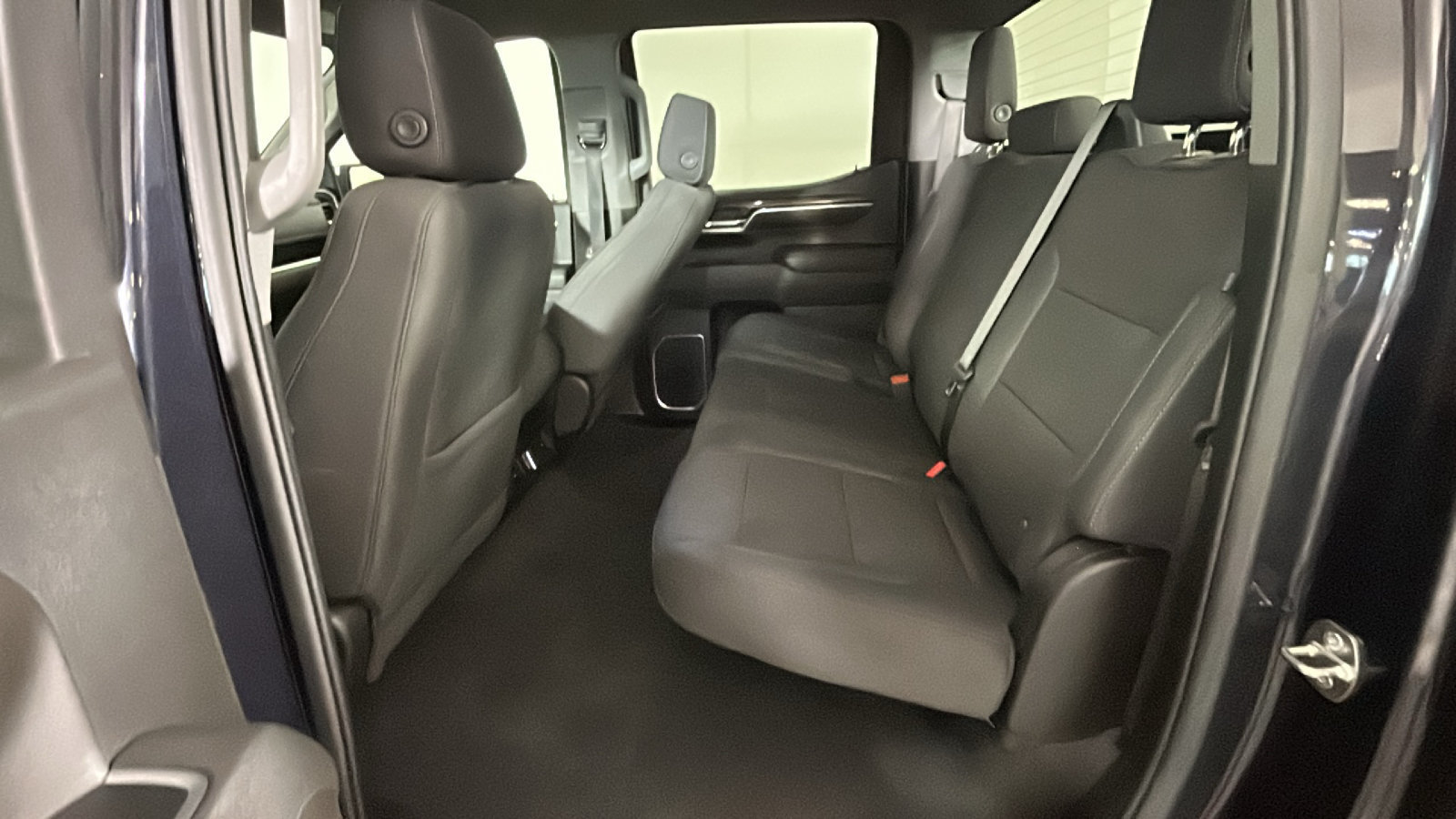 Used 2024 Chevrolet Silverado 1500 LT AWD/4WD image 33