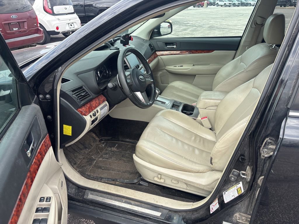 Used 2011 Subaru Outback 3.6R Limited image 17