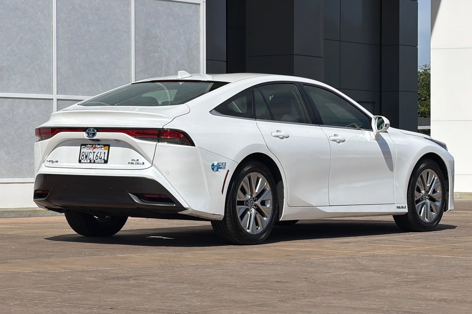 Certified 2021 Toyota Mirai XLE w/ Advanced Technology Package RWD image 4