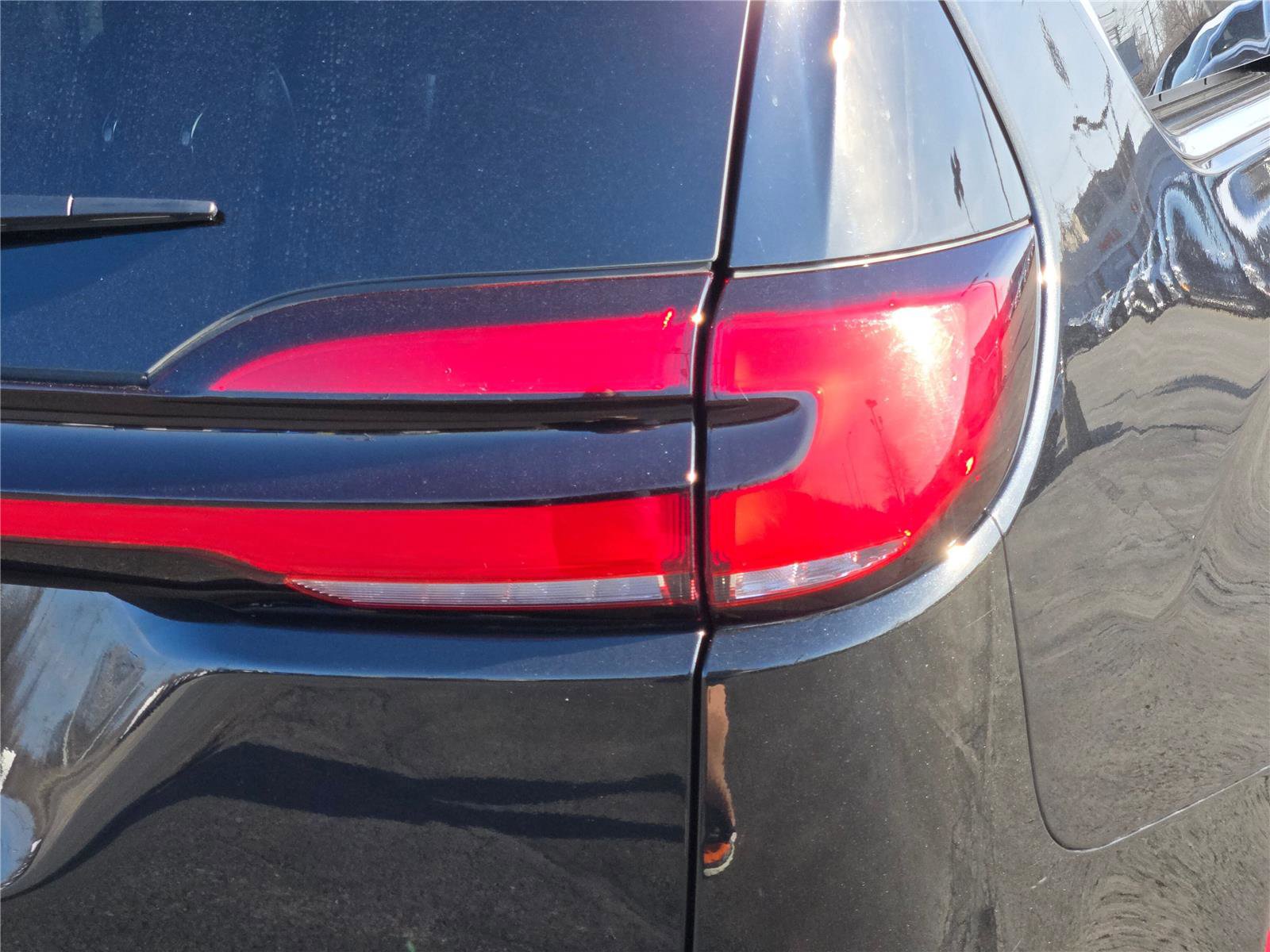 Used 2023 Chrysler Pacifica Touring-L image 13