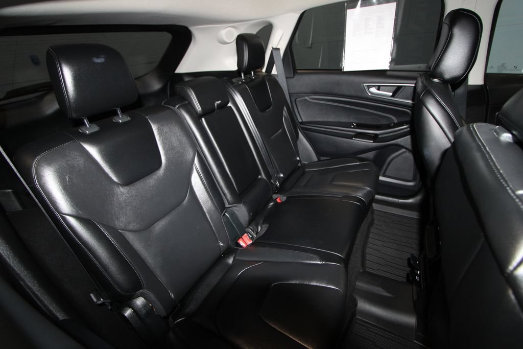 Used 2020 Ford Edge Titanium AWD/4WD image 24