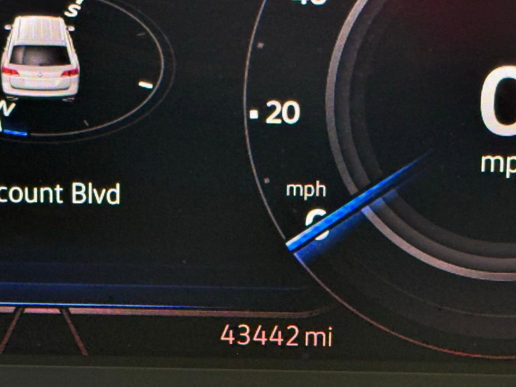 Certified 2023 Volkswagen Atlas SEL R-Line image 16