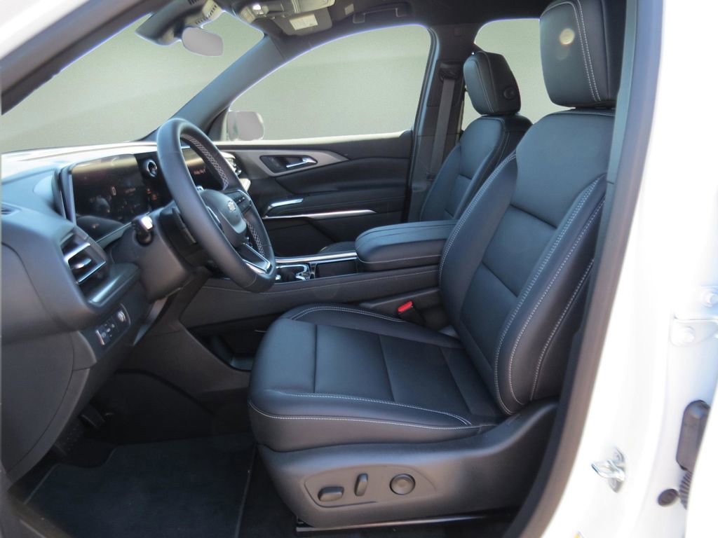 Certified 2026 Chevrolet Traverse LT FWD image 19