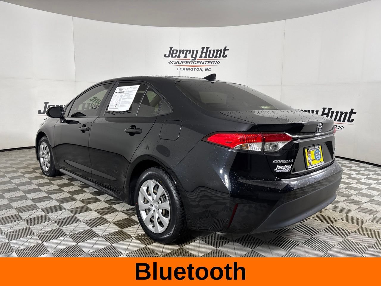 Used 2024 Toyota Corolla LE FWD image 9
