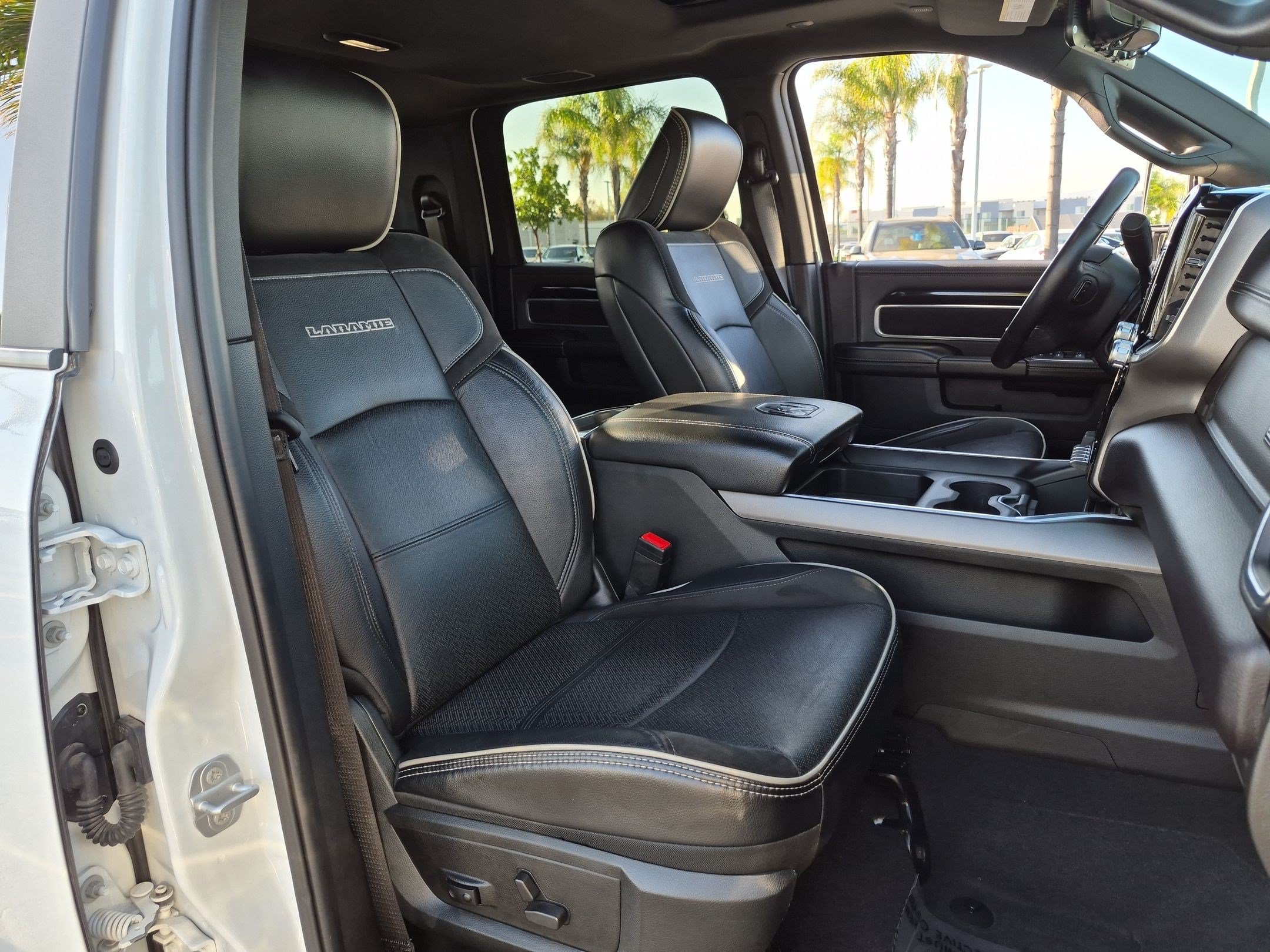 Used 2023 RAM 3500 Laramie AWD/4WD image 33