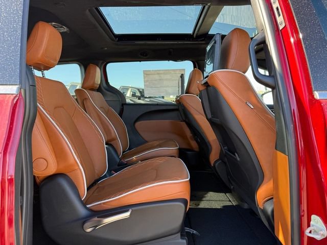New 2026 Chrysler Pacifica Pinnacle AWD/4WD image 5