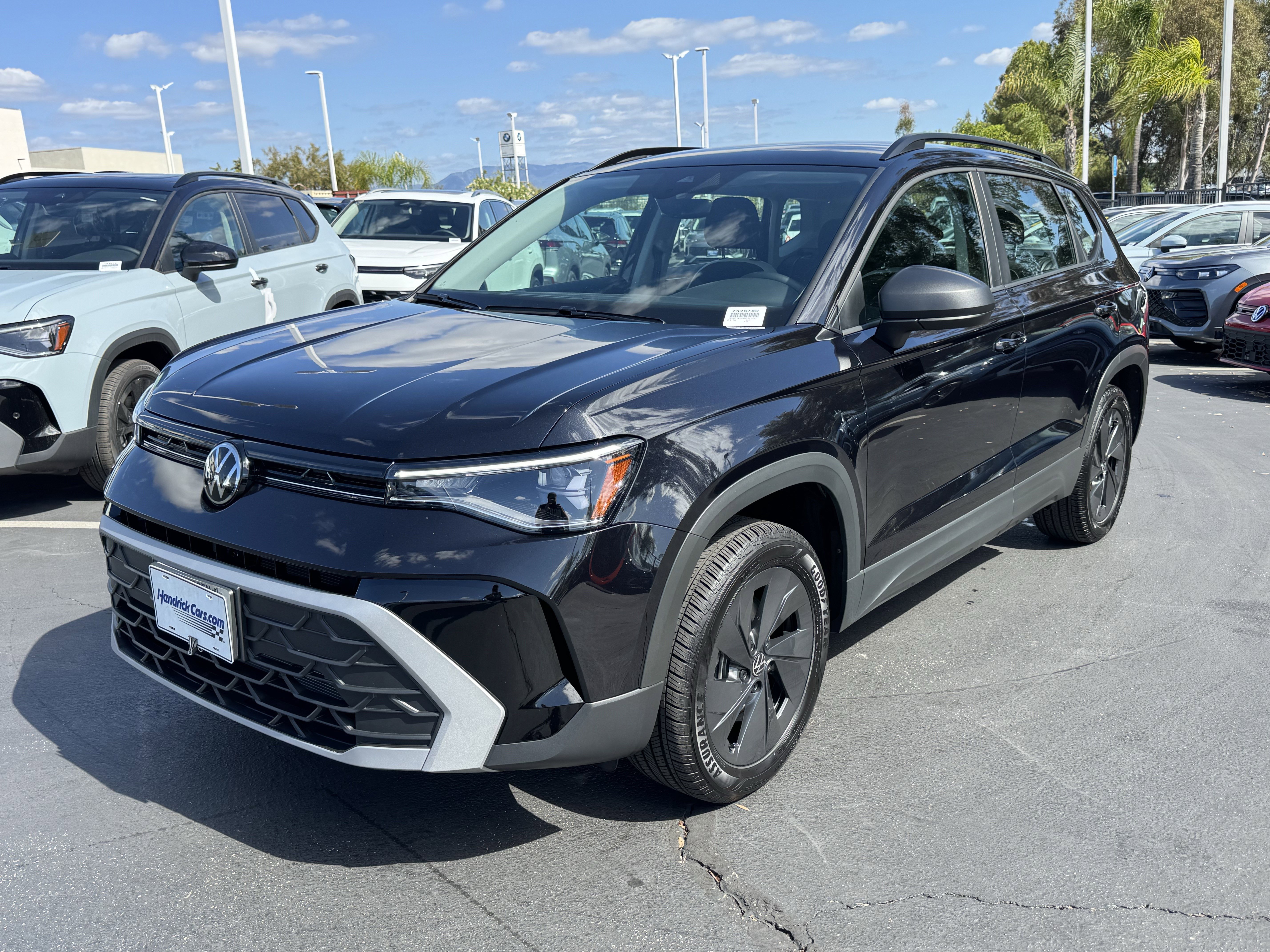 Used 2025 Volkswagen Taos S FWD image 5