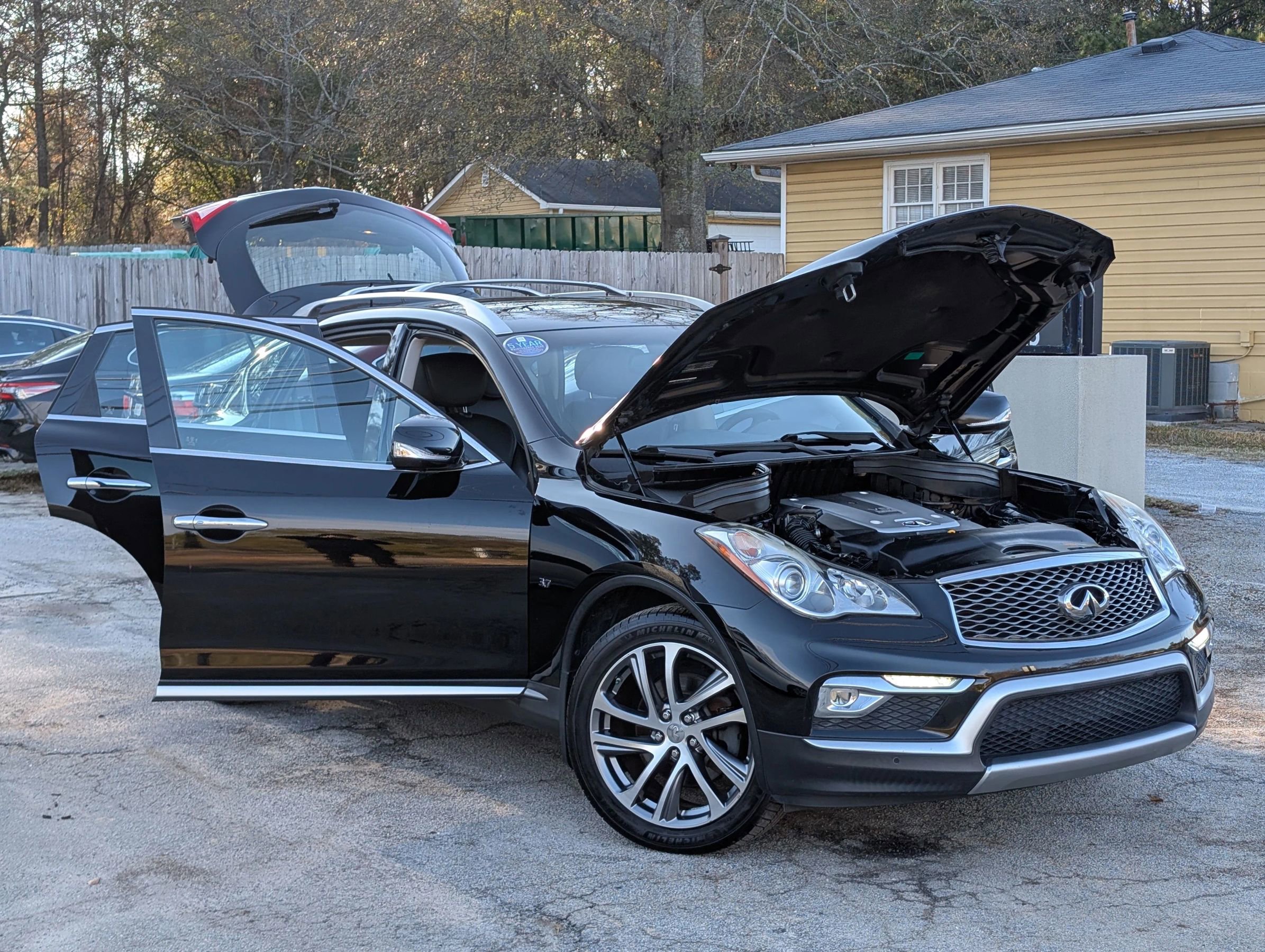 Used 2016 INFINITI QX50 AWD w/ Deluxe Touring Package image 11