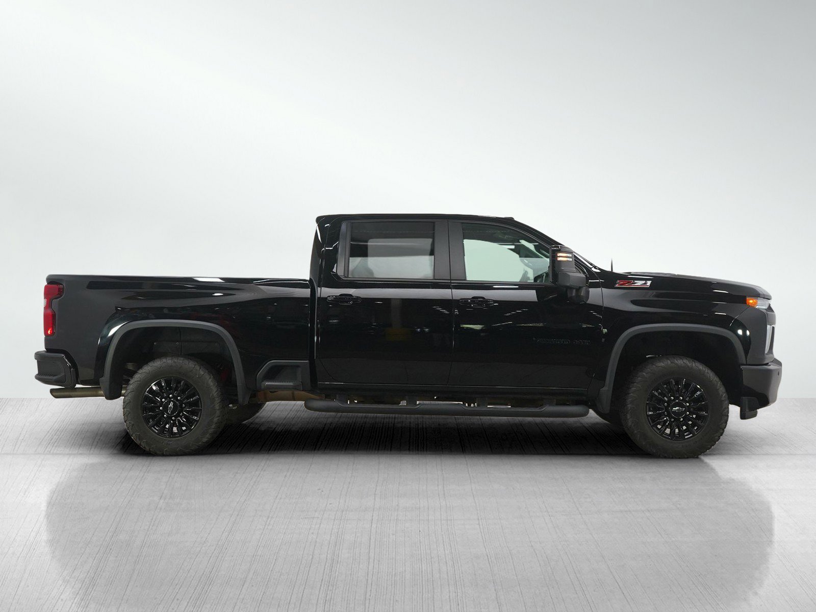 Used 2022 Chevrolet Silverado 2500 LT w/ Midnight Edition AWD/4WD image 6