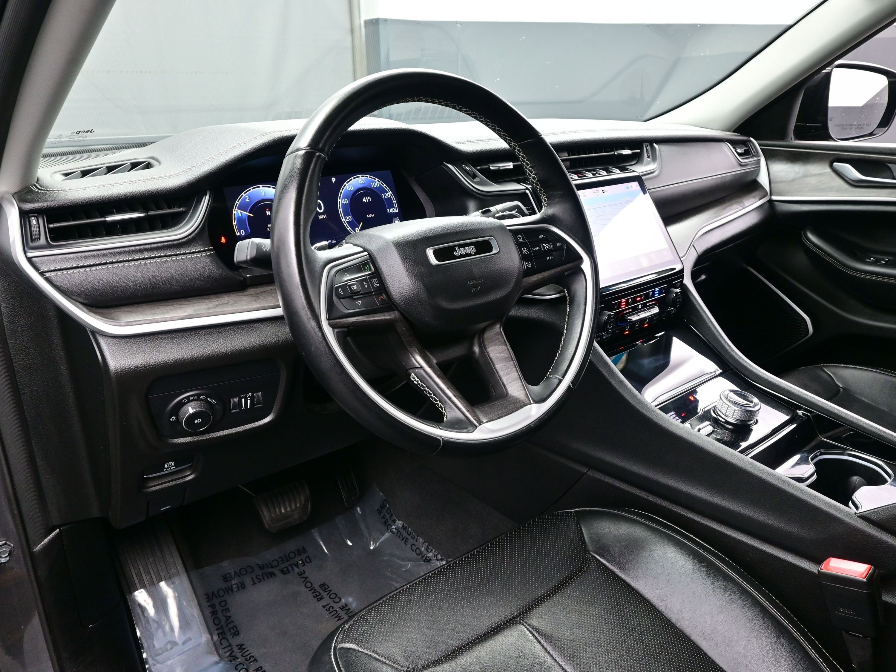 Used 2022 Jeep Grand Cherokee L Limited w/ Luxury Tech Group II image 12