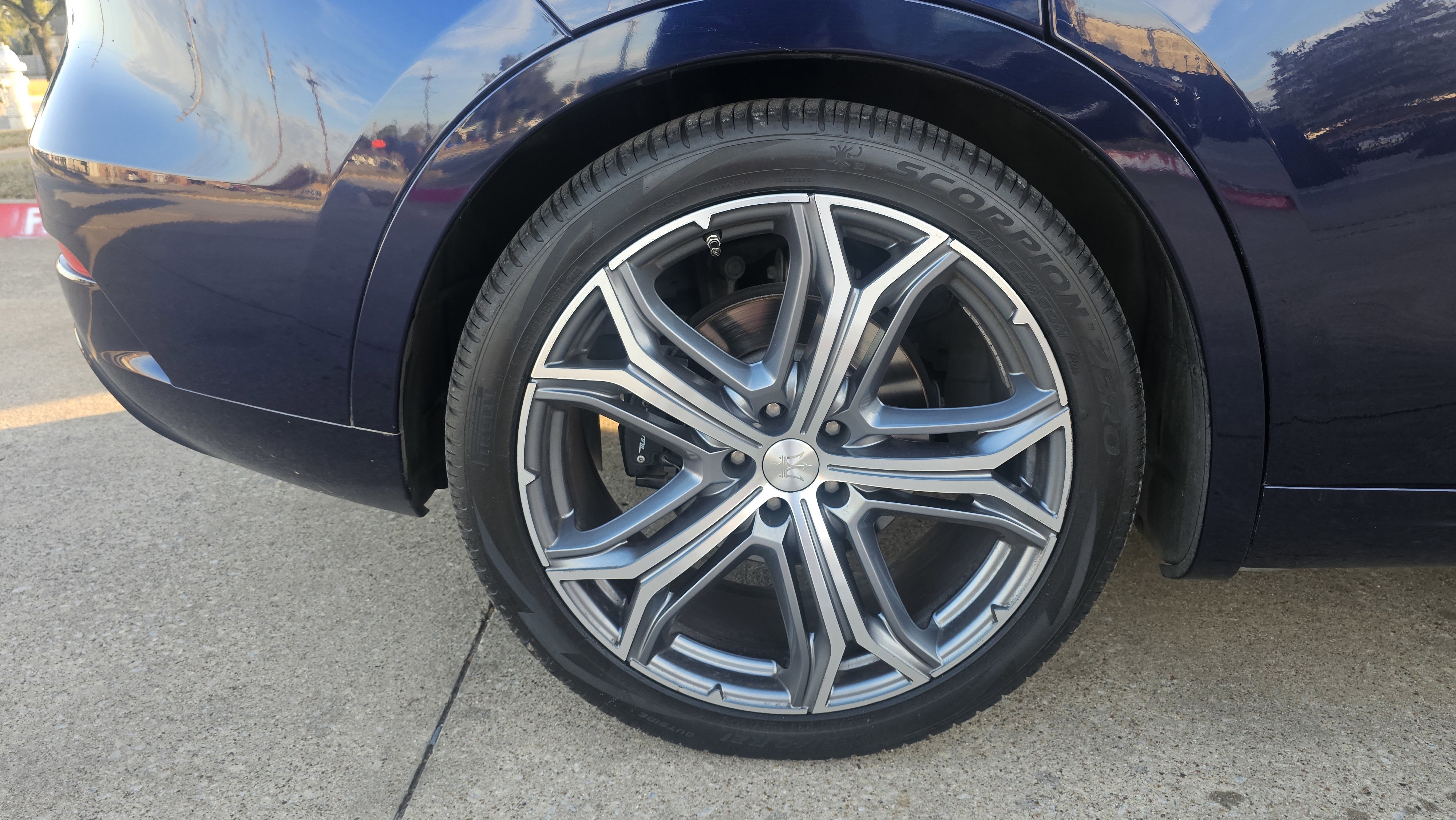 Used 2019 Maserati Levante GranLusso image 18