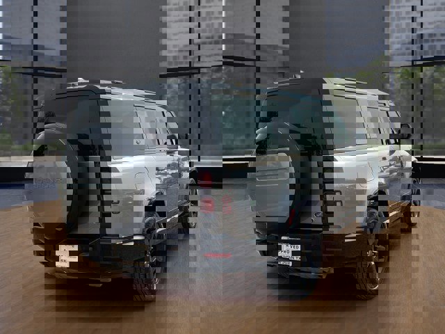 Used 2023 Land Rover Defender 130 X-Dynamic SE image 16