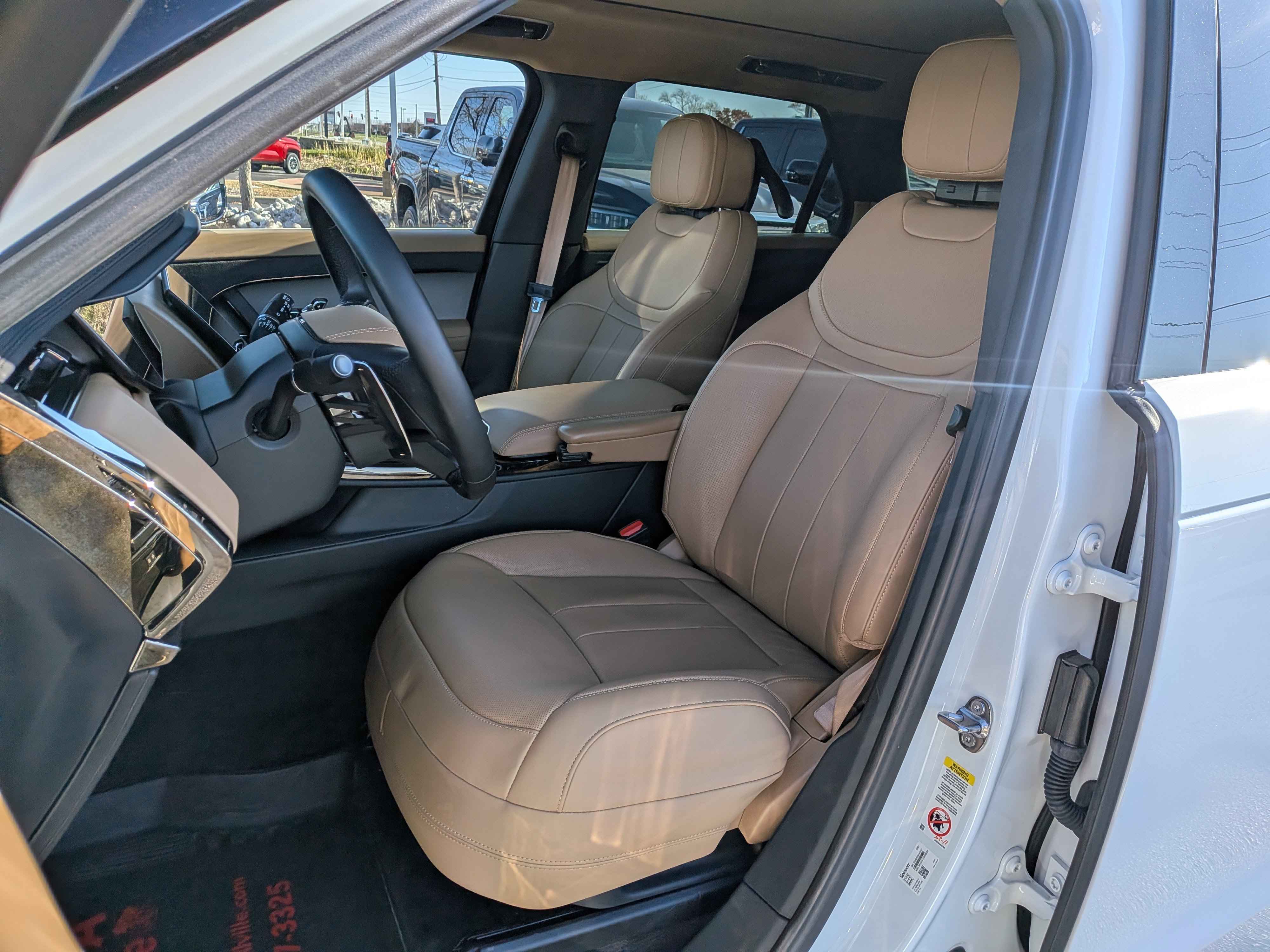 Used 2024 Land Rover Range Rover Sport SE image 15