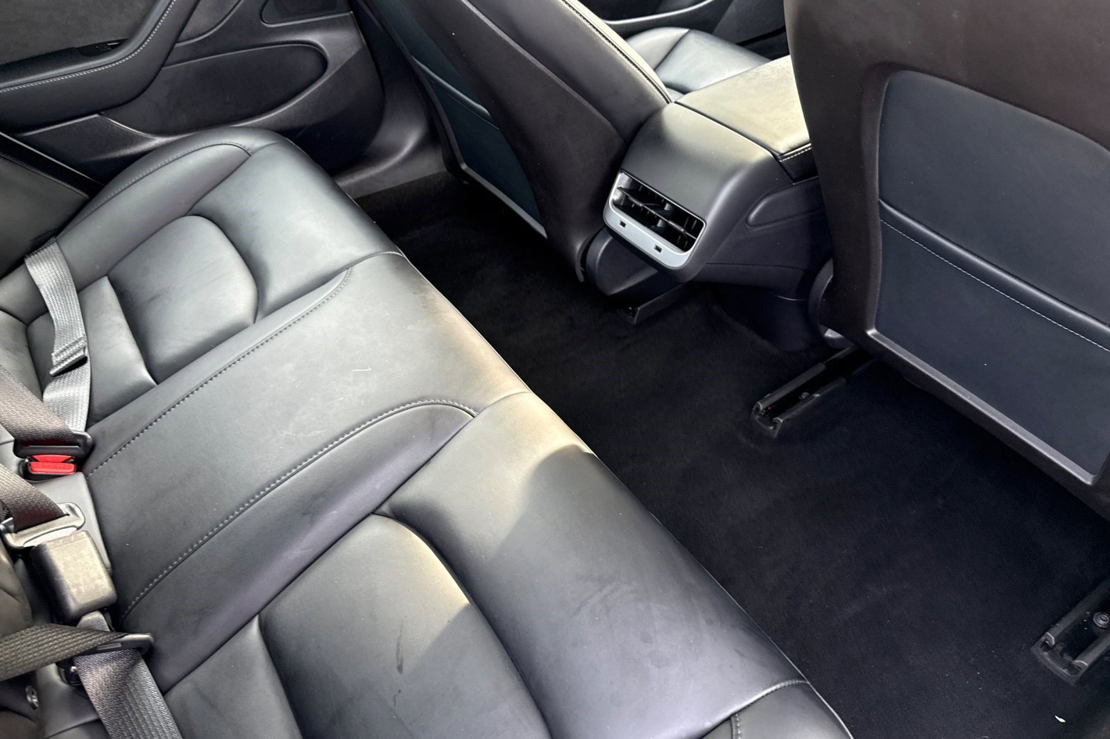 Used 2020 Tesla Model 3 Standard Range image 28