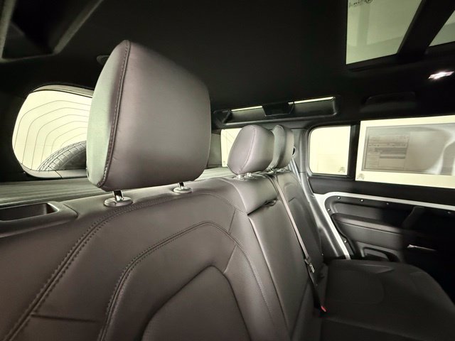New 2026 Land Rover Defender 110 X-Dynamic SE AWD/4WD image 26