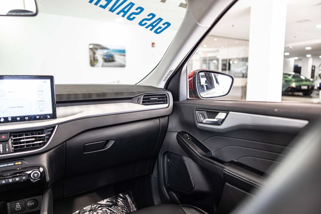Used 2024 Ford Escape Platinum AWD/4WD image 37