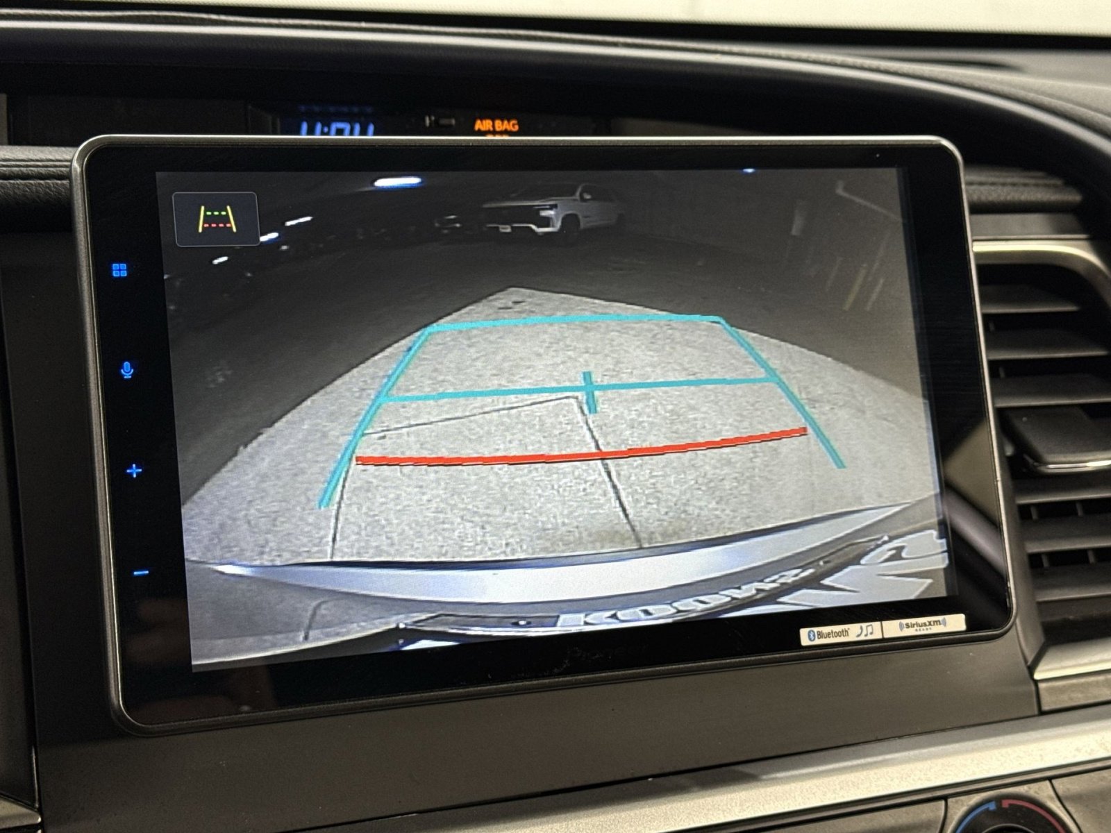 Used 2019 Toyota Highlander LE image 23