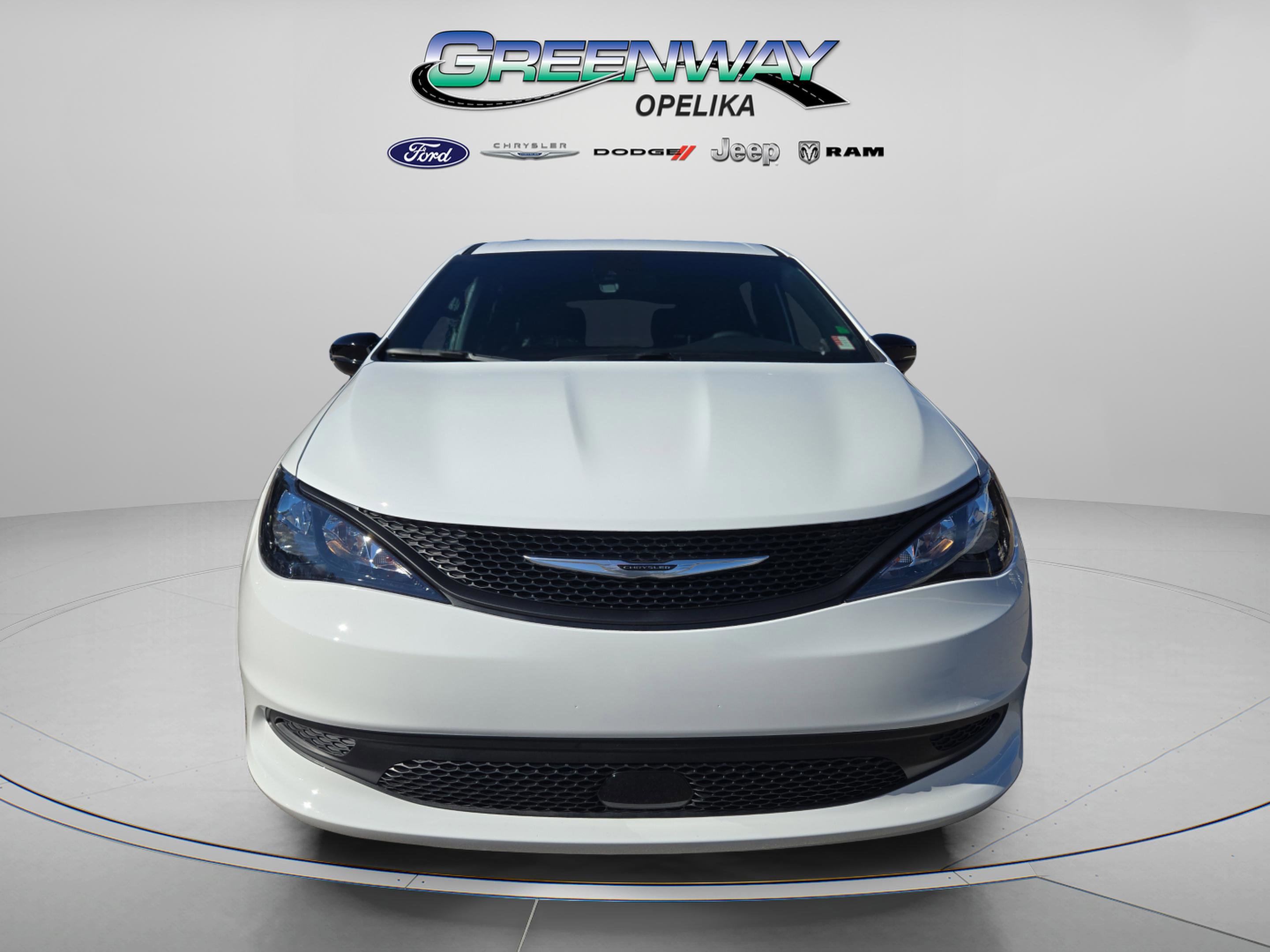 New 2026 Chrysler Voyager LX image 3