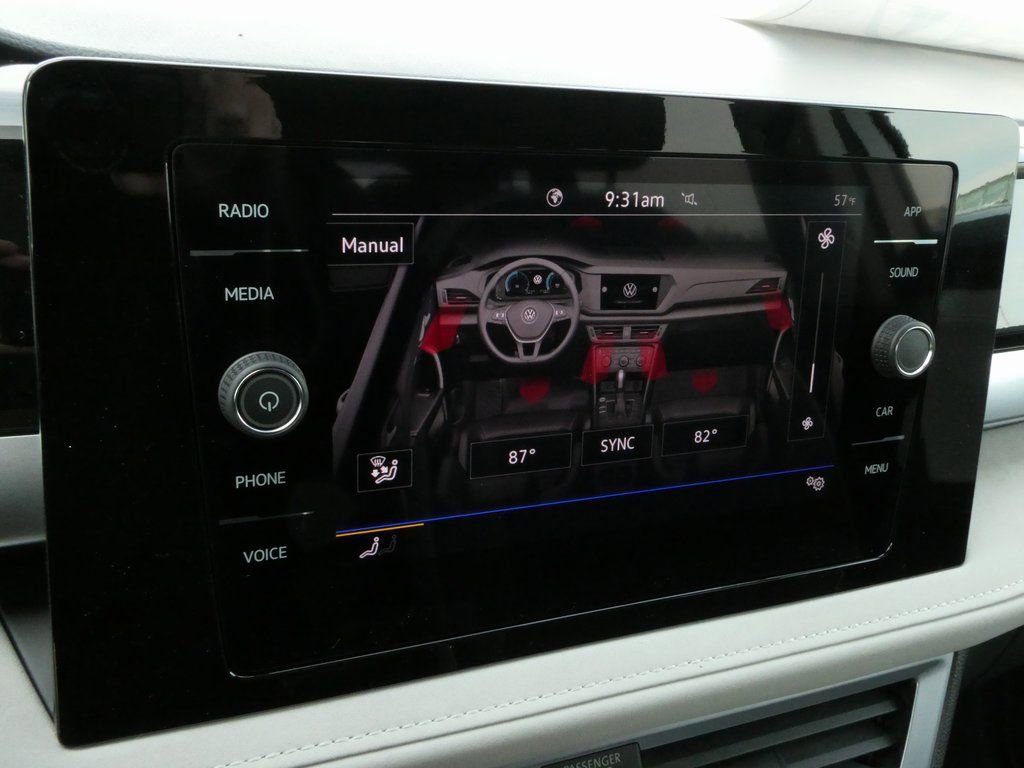 Certified 2025 Volkswagen Taos SE FWD image 7