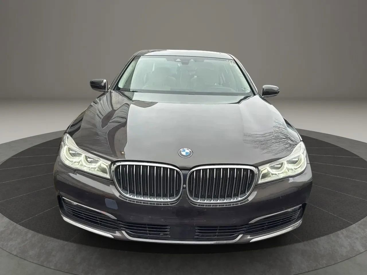 Used 2016 BMW 750i xDrive AWD/4WD image 2