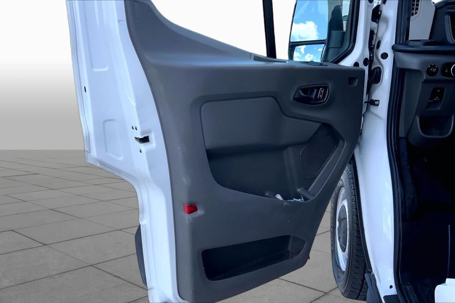 Used 2024 Ford Transit 250 148 Medium Roof RWD image 20
