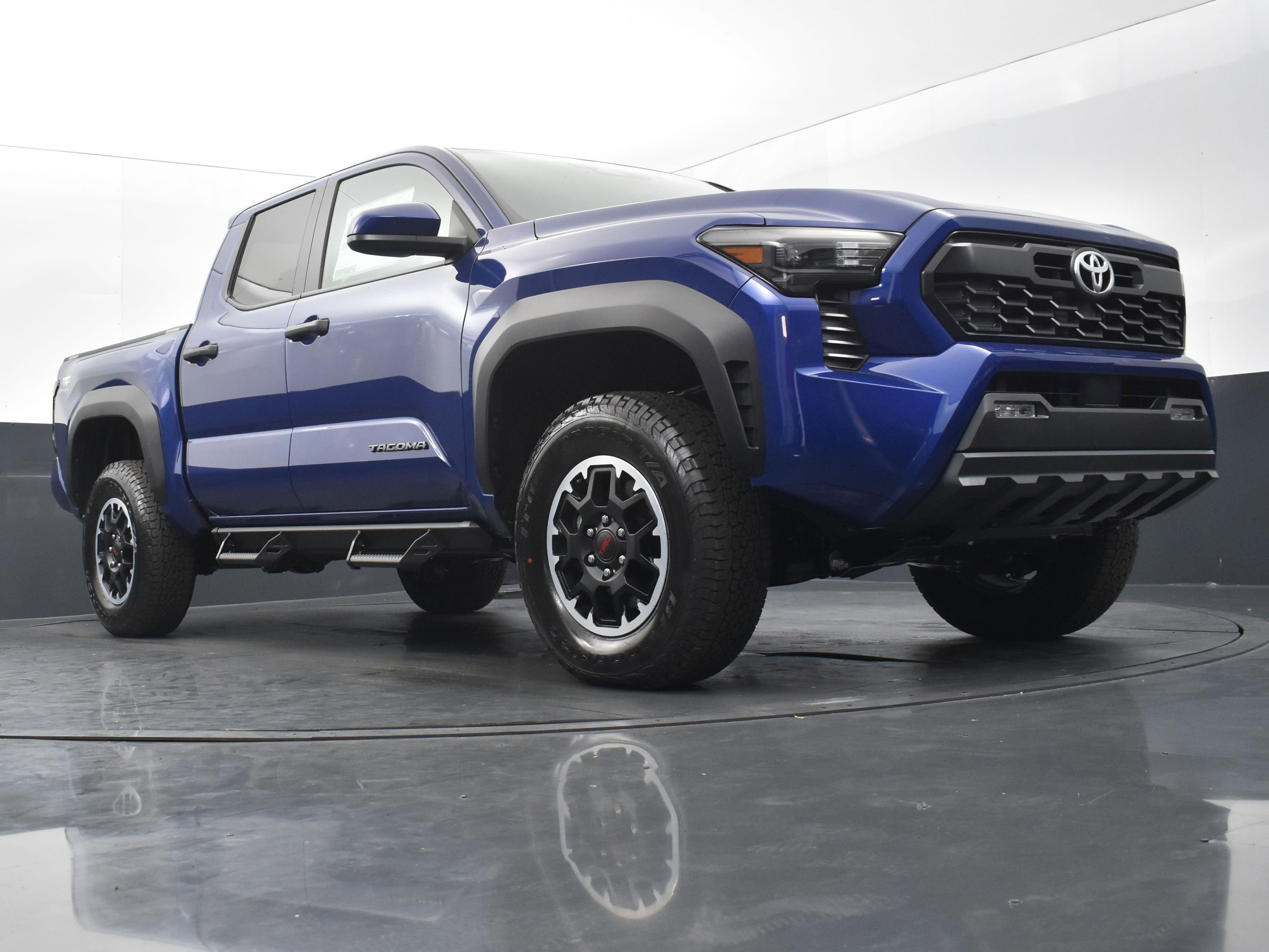 Used 2025 Toyota Tacoma TRD Off-Road image 41