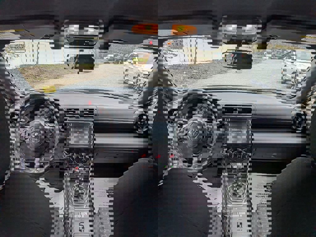 Used 2025 Toyota GR86 w/ ALL Weather Mat Package (TMS) RWD image 17