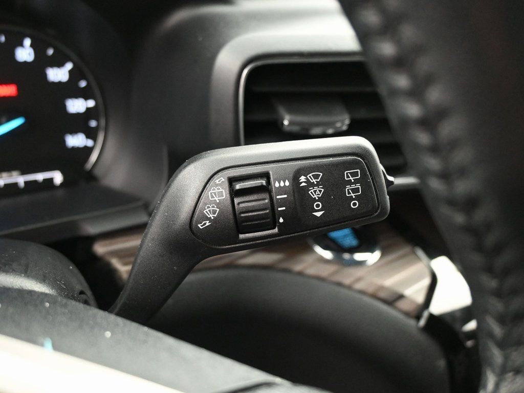 Used 2023 Ford Explorer Limited image 18