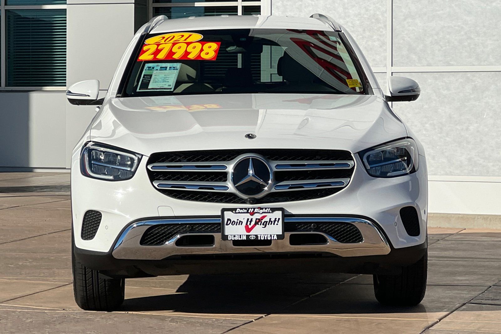 Used 2021 Mercedes-Benz GLC 300 4MATIC w/ Premium Package image 10