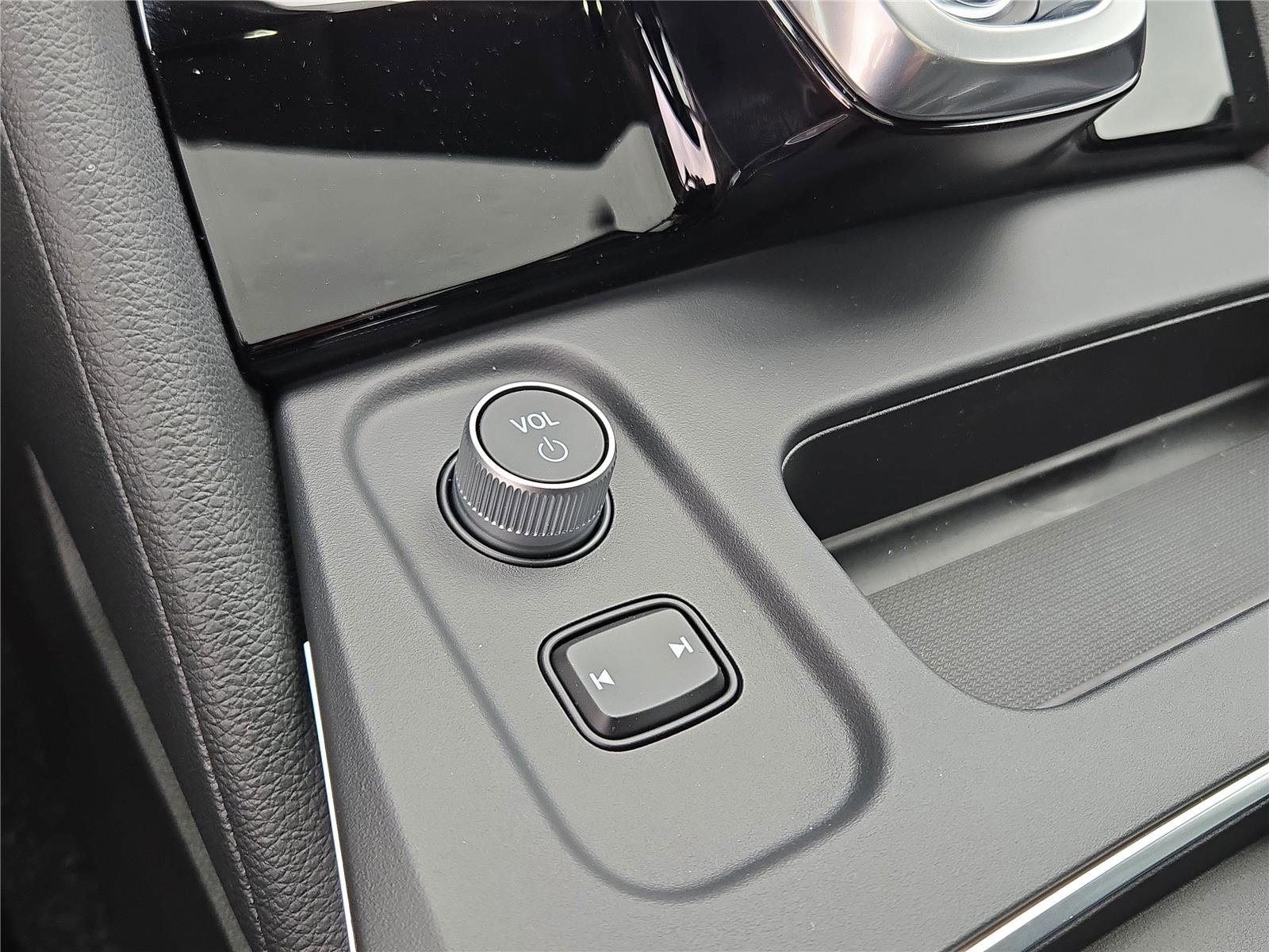 New 2026 Acura MDX SH-AWD image 10