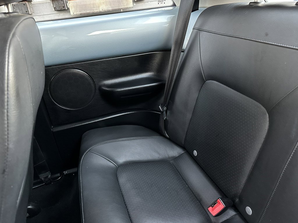 Used 2010 Volkswagen Beetle Coupe image 32