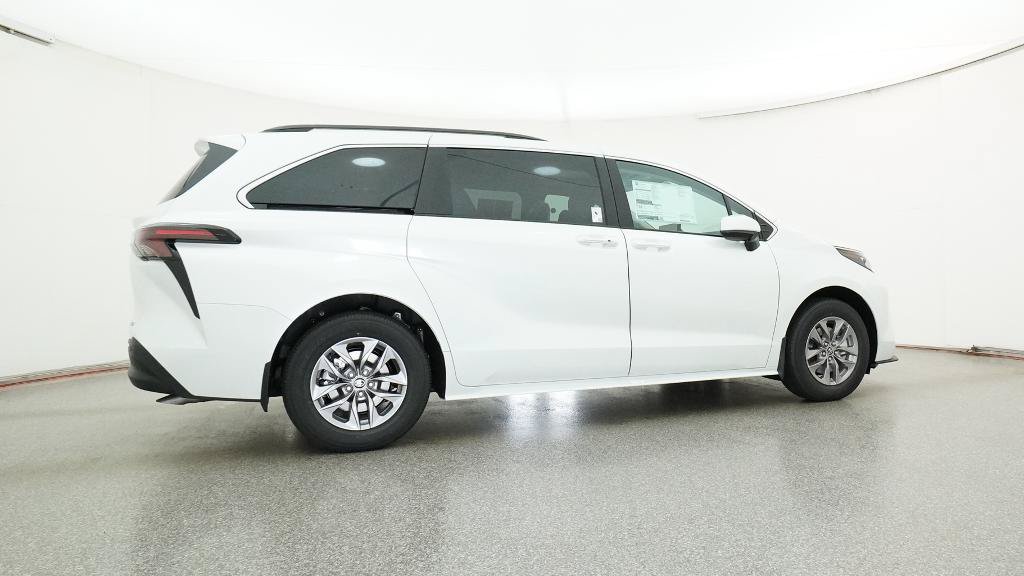 New 2026 Toyota Sienna XLE FWD image 29