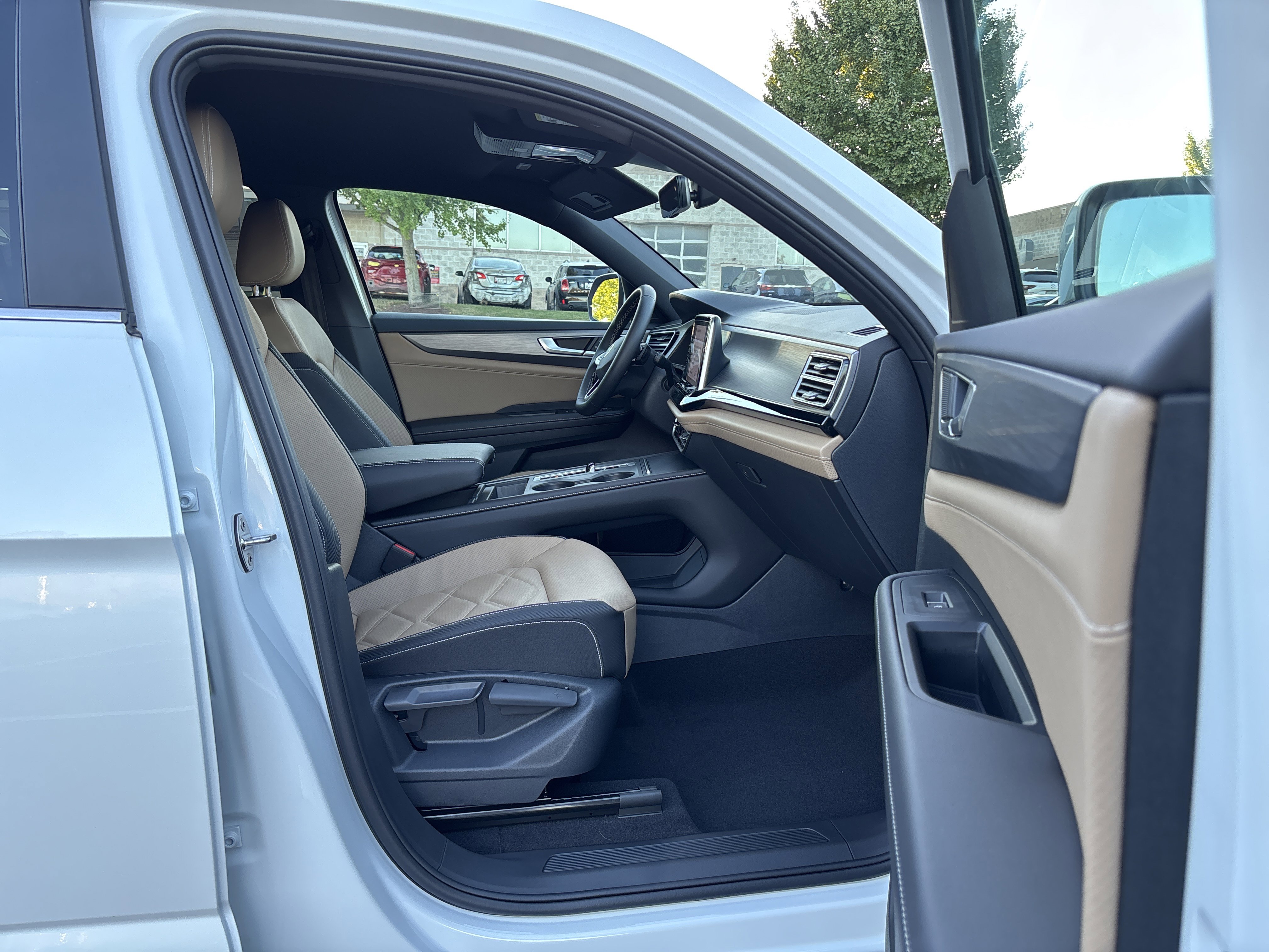 New 2026 Volkswagen Atlas Cross Sport SE image 31