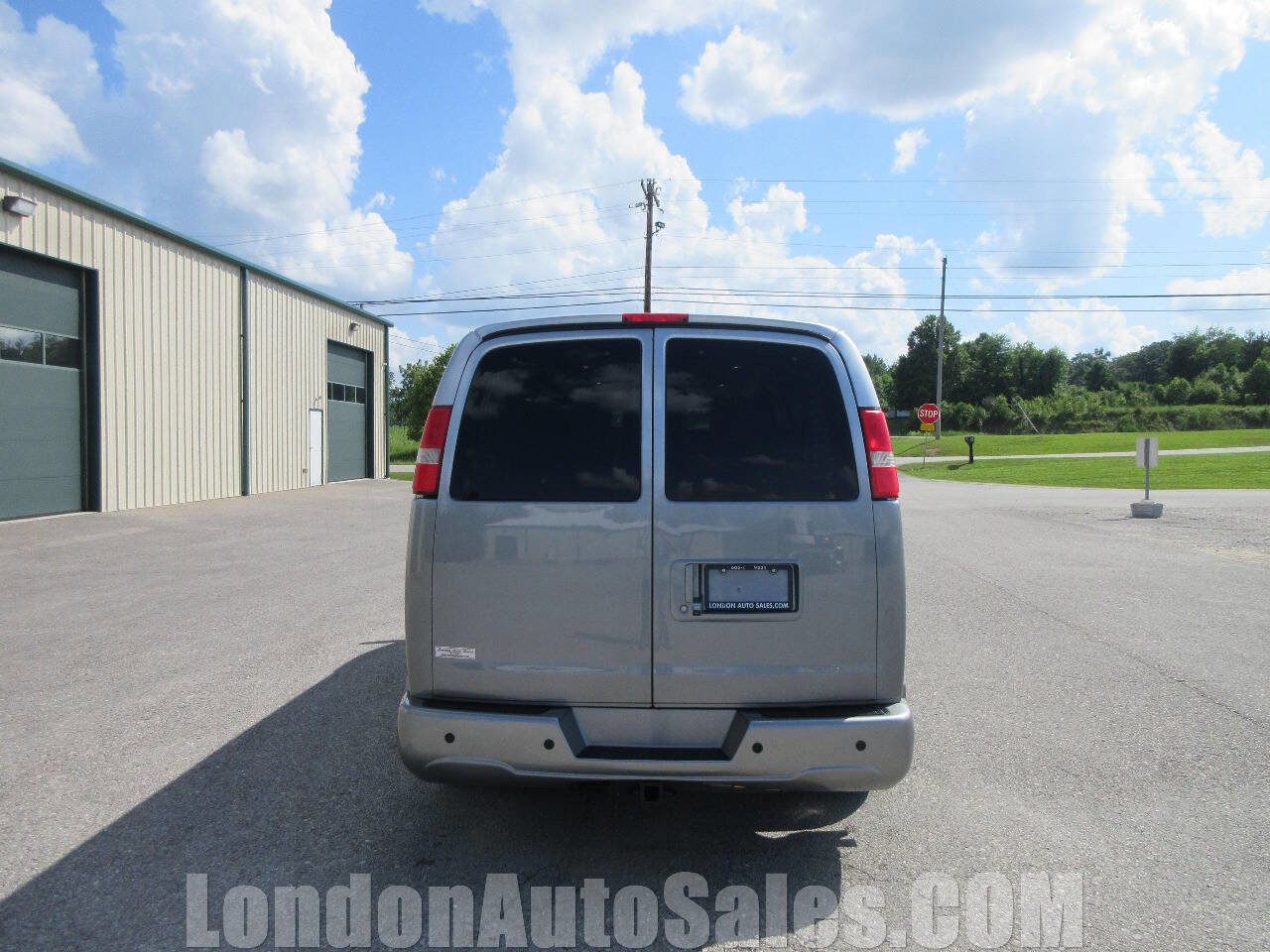 Used 2018 Chevrolet Express 2500 Extended w/ Enhanced Convenience Package image 4