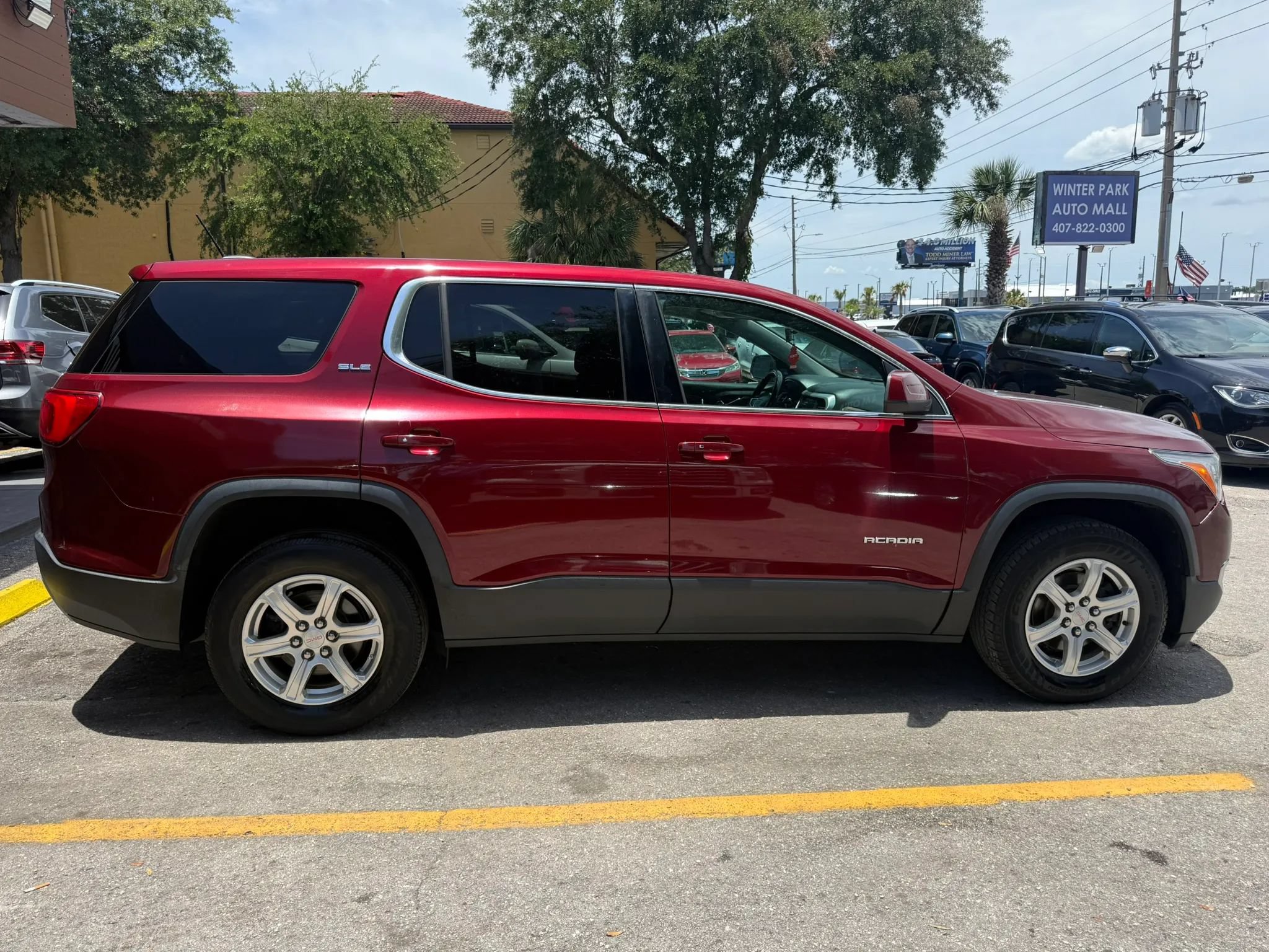 Used 2017 GMC Acadia SLE FWD image 4