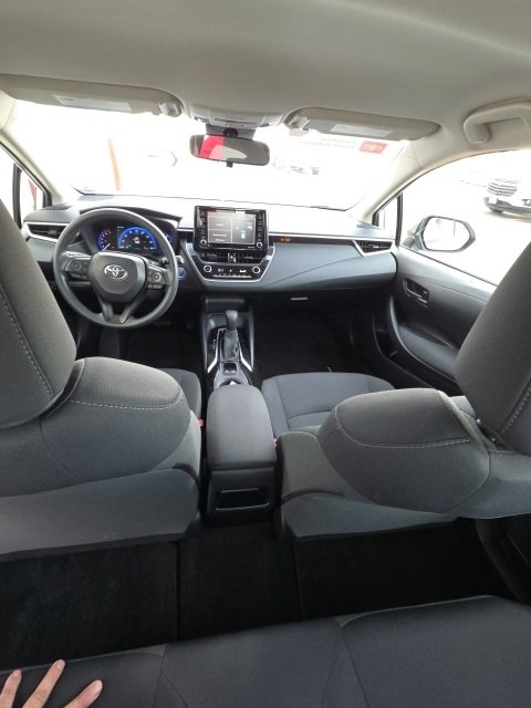 Used 2022 Toyota Corolla LE image 16