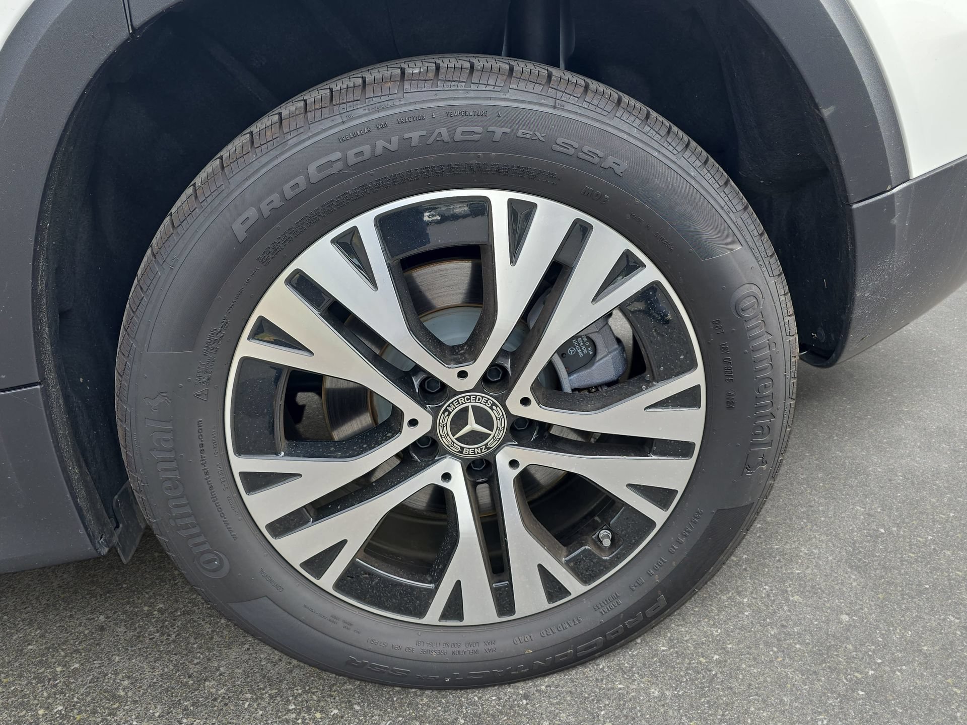 Used 2025 Mercedes-Benz GLB 250 image 32